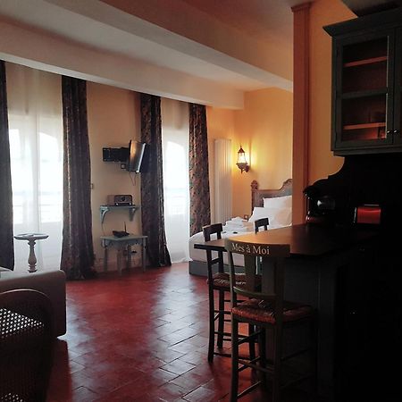 Mes A Moi In Pezenas - Appartements De Charme - Baignoire Balneo エクステリア 写真