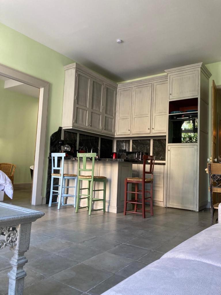 Mes A Moi In Pezenas - Appartements De Charme - Baignoire Balneo エクステリア 写真
